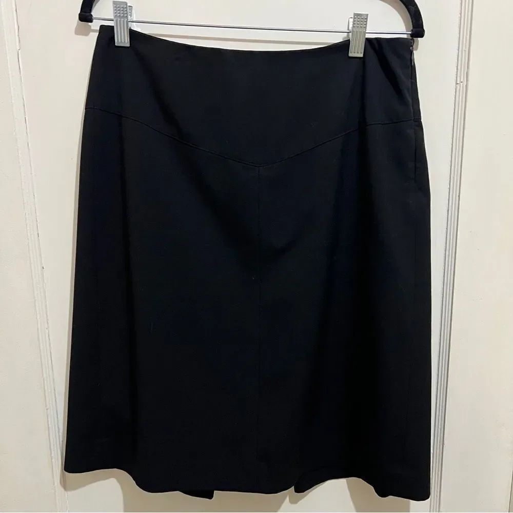 Banana Republic Stretch women's size 6 Modern Cut Black Skirt